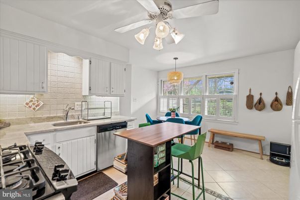 Dining room, Interior, Kitchen, Pendant Lights