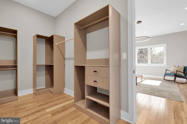 Interior, Pendant Lights, Recessed Lighting, Walk-in Closets, Wood Texture Flooring