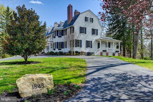 Backyard, Exterior, Facade, Queen Anne Victorian