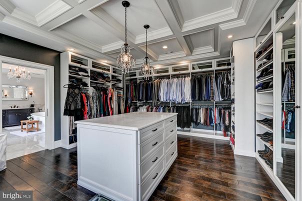 Chandelier, Interior, Pendant Lights, Recessed Lighting, Walk-in Closets, Wood Texture Flooring