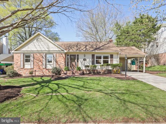 Exterior, Facade, Brick Facade, Ranch