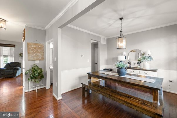Interior, Pendant Lights, Wood Texture Flooring