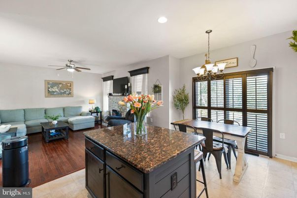 Chandelier, Dining room, Interior, Living room, Recessed Lighting, Wood Texture Flooring