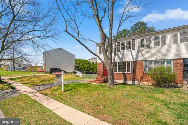 Exterior, Facade, Brick Facade, Raised Ranch