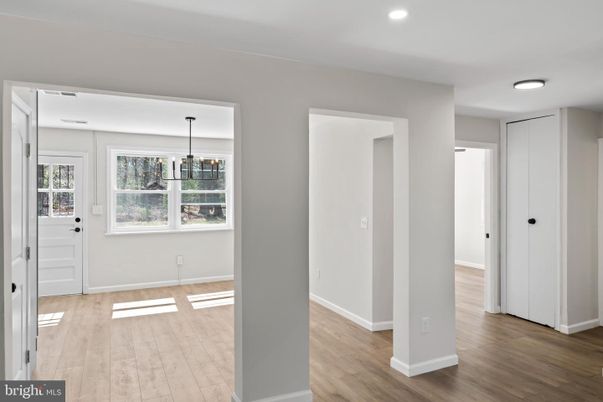 Empty room, Interior, Pendant Lights, Recessed Lighting, Wood Texture Flooring