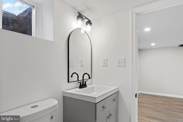 Bathroom, Interior, Recessed Lighting, Wood Texture Flooring