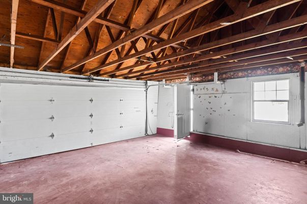 Garage, Interior, Wooden Beams, Wooden Ceilings