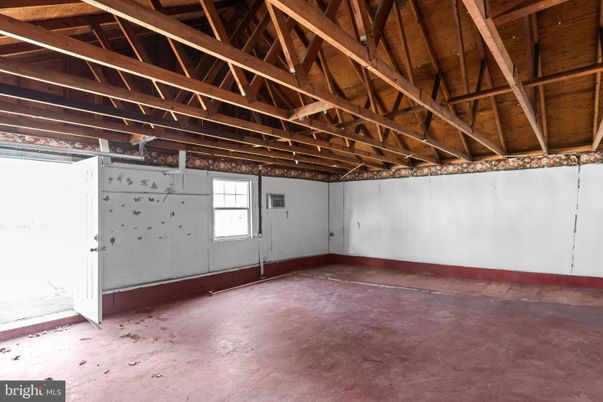 Empty room, Interior, Wooden Beams, Wooden Ceilings