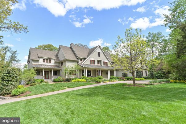 Backyard, Exterior, Facade, Queen Anne Victorian