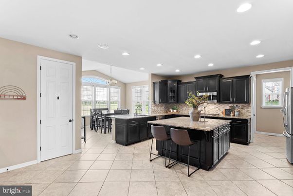 Chandelier, Dining room, Interior, Kitchen, Recessed Lighting