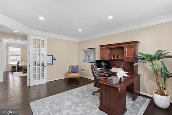 Home Office, Interior, Recessed Lighting, Wood Texture Flooring