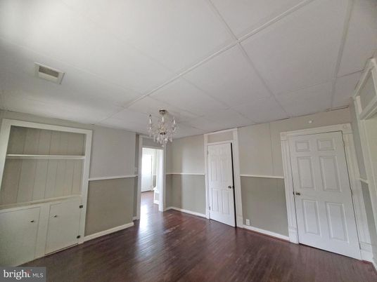Chandelier, Empty room, Interior, Wood Texture Flooring
