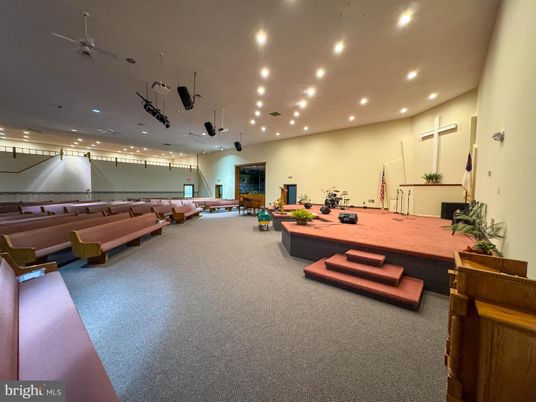 Fitness Equipment, Interior, Recessed Lighting