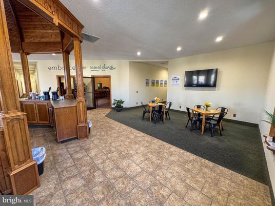 Dining room, Interior, Recessed Lighting
