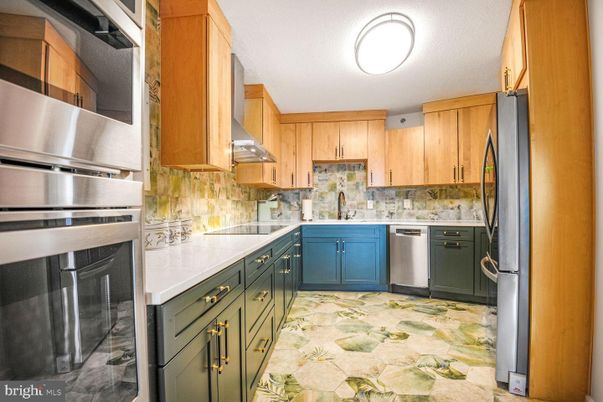 Interior, Kitchen, Stainless Steel Appliances