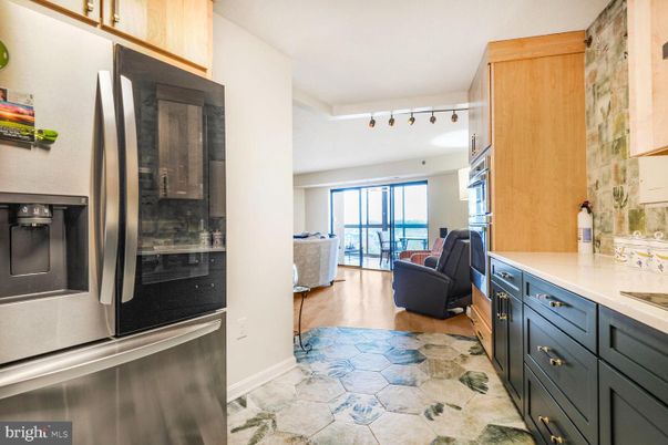 Interior, Kitchen, Living room, Stainless Steel Appliances