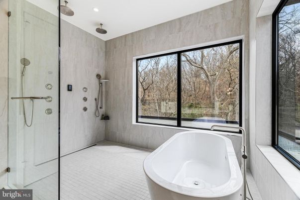 Bathroom, Free Standing Baths, Glass Shower, Interior, Recessed Lighting