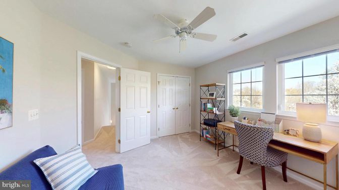 Home Office, Interior