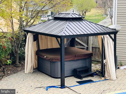 Exterior, Hot Tub