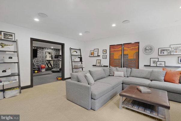 Fitness Equipment, Interior, Living room, Recessed Lighting