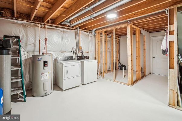 Interior, Washer, Wooden Beams, Wooden Ceilings