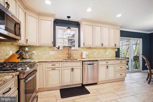 Interior, Kitchen, Pendant Lights, Recessed Lighting, Stainless Steel Appliances