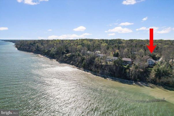 Exterior, Lake