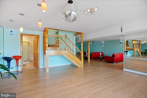 Interior, Pendant Lights, Wood Texture Flooring