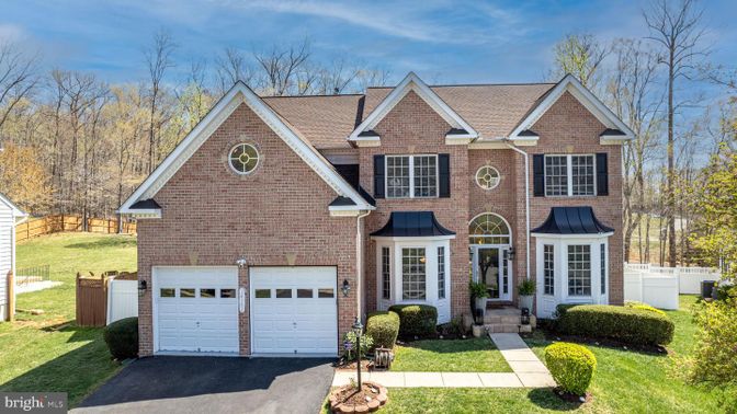 Attached, Exterior, Facade, Brick Facade, Brick Traditional
