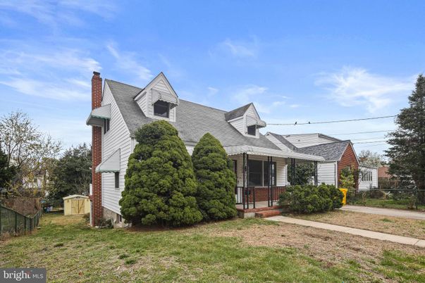 Backyard, Exterior, Facade, Cape Cod
