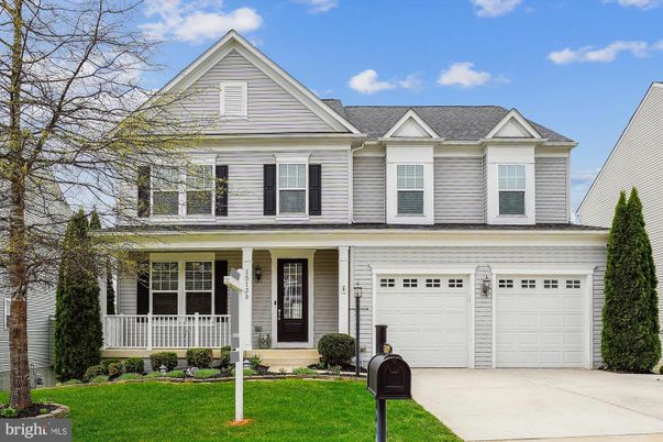 Attached, Exterior, Facade, Farmhouse