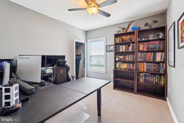Home Office, Interior