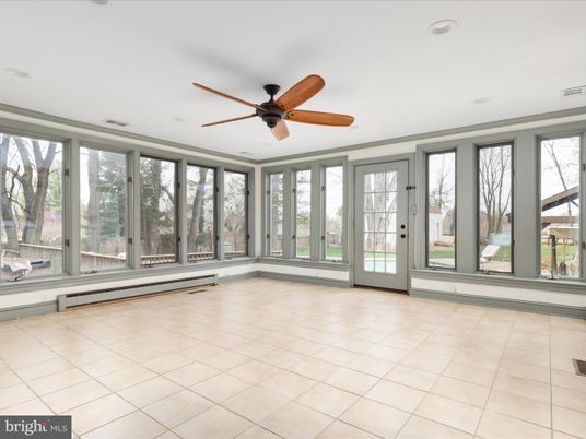 Empty room, Interior, Recessed Lighting, Sun Room
