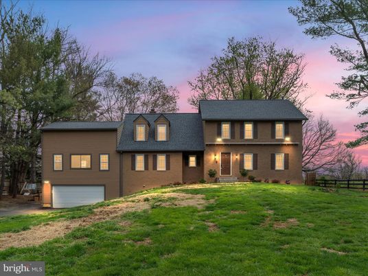 Attached, Backyard, Exterior, Facade, Split Level