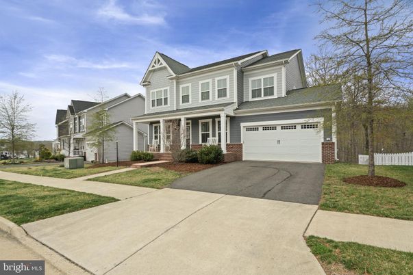 Attached, Exterior, Facade, Farmhouse