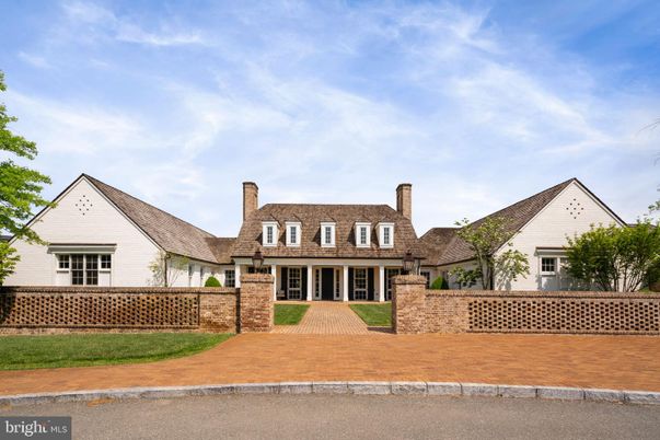 Exterior, Facade, Brick Facade, Cape Cod