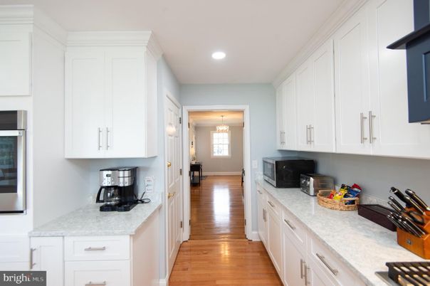Chandelier, Interior, Kitchen, Recessed Lighting, Wood Texture Flooring