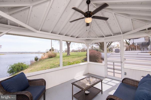 Interior, Living room, Sun Room, Water