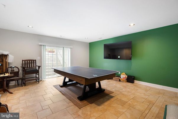 Game Room, Interior, Recessed Lighting