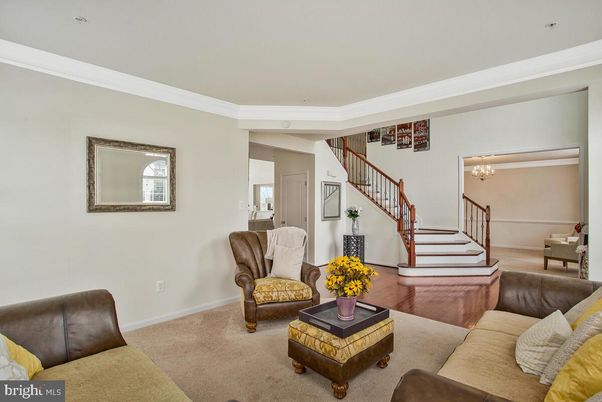 Chandelier, Interior, Living room