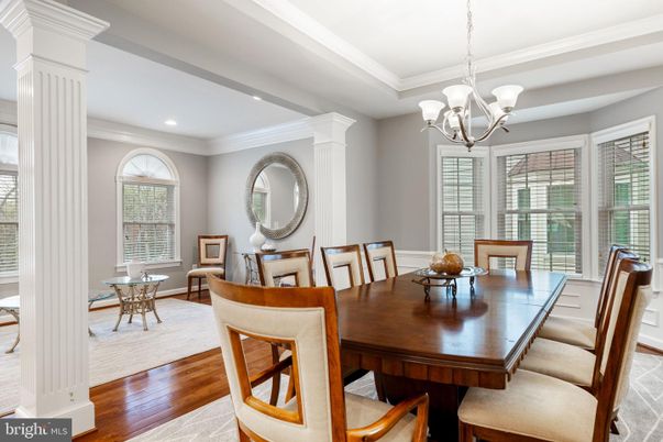 Chandelier, Dining room, Interior, Recessed Lighting, Wood Texture Flooring