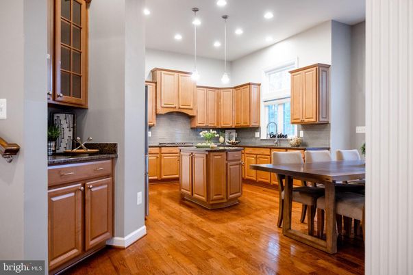 Dining room, Interior, Kitchen, Pendant Lights, Recessed Lighting, Wood Texture Flooring