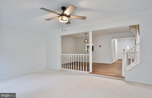 Empty room, Interior, Pendant Lights, Wood Texture Flooring
