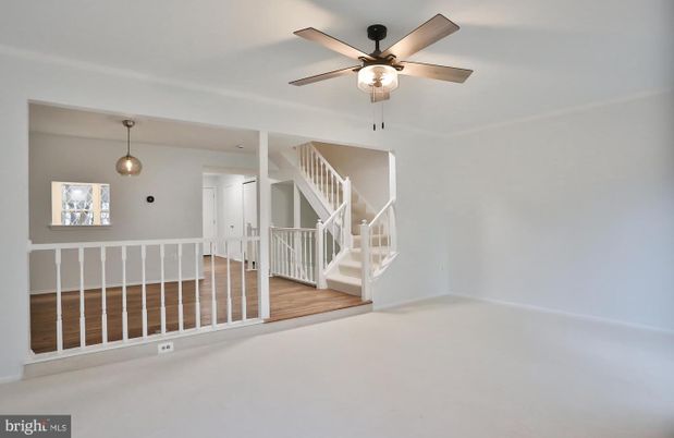 Empty room, Interior, Pendant Lights, Wood Texture Flooring
