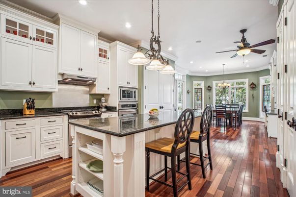 Chandelier, Dining room, Interior, Kitchen, Pendant Lights, Recessed Lighting, Wood Texture Flooring