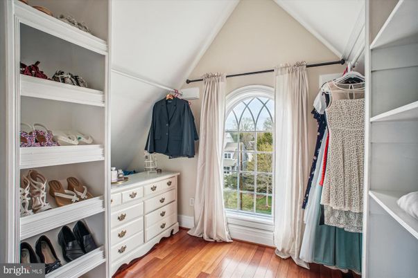 Interior, Walk-in Closets, Wood Texture Flooring