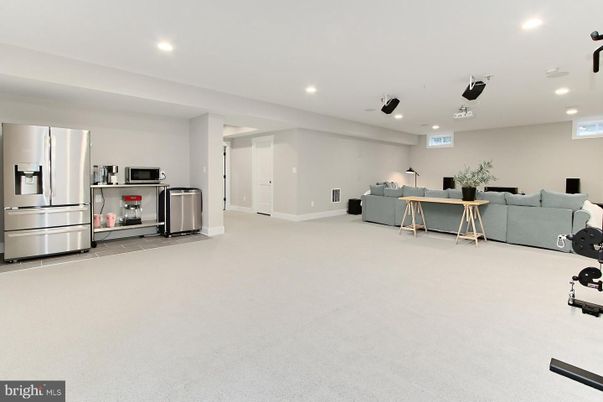 Interior, Kitchen, Living room, Recessed Lighting, Stainless Steel Appliances
