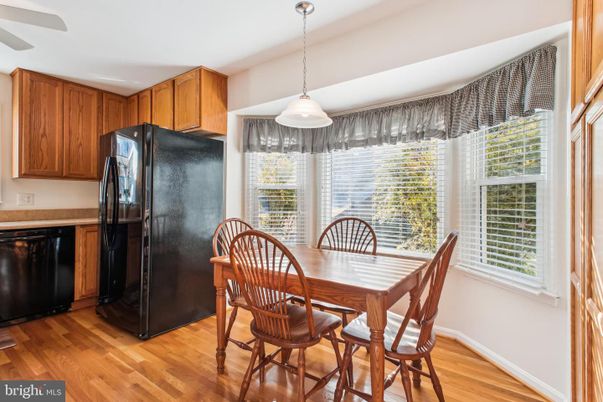 Dining room, Interior, Kitchen, Pendant Lights, Wood Texture Flooring