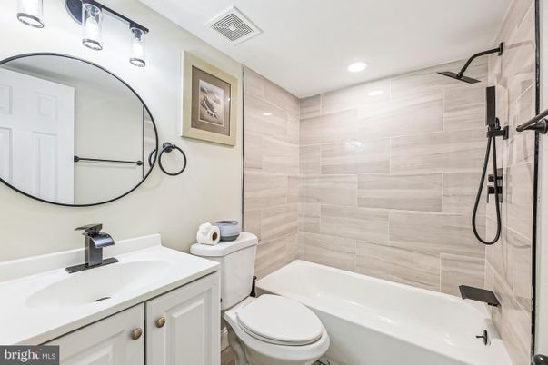 Bathroom, Interior, Recessed Lighting