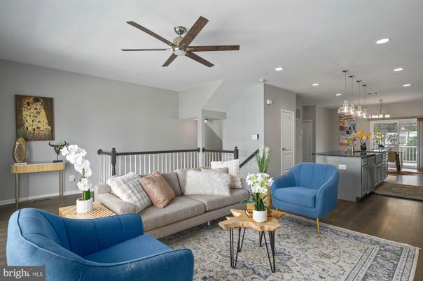 Interior, Kitchen, Living room, Pendant Lights, Recessed Lighting, Wood Texture Flooring